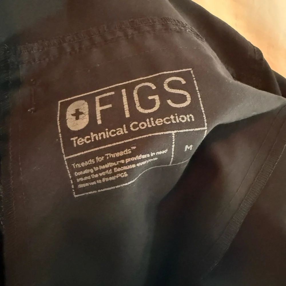 Figs Axim™ Cargo Scrub Pants Black Mens M Unisex Nurse Doctor Hospital READ